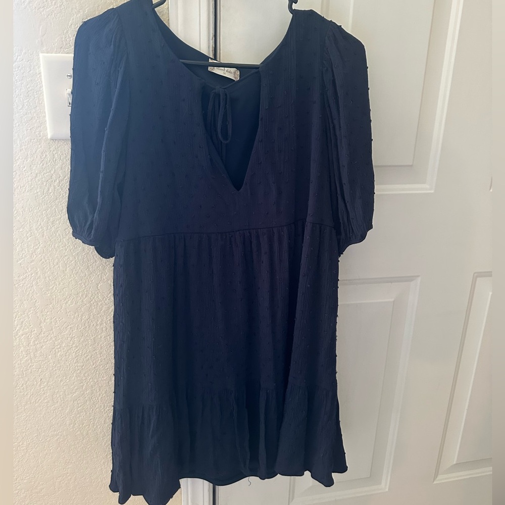 Navy blue Polk a dot pattern